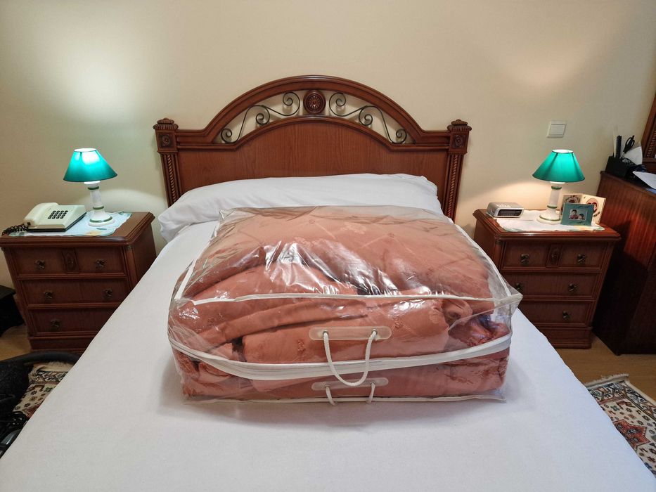 Edredon colcha cor salmão - tecido adamascado