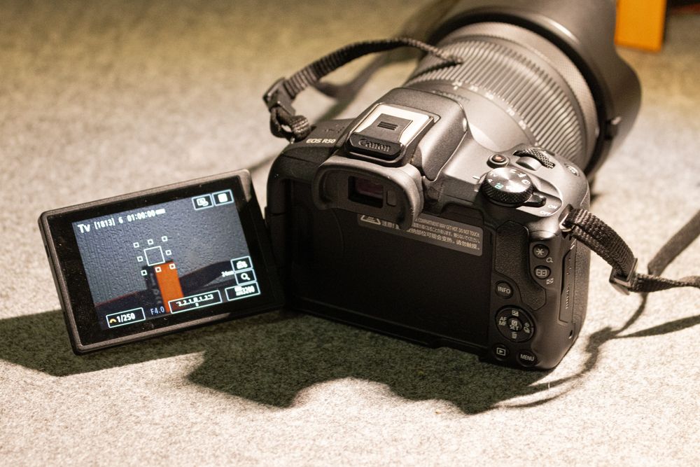 Kit Canon R50 + RF 18-45