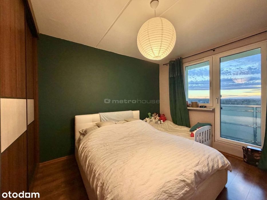 49 m²,  9. piętro  2 balkony