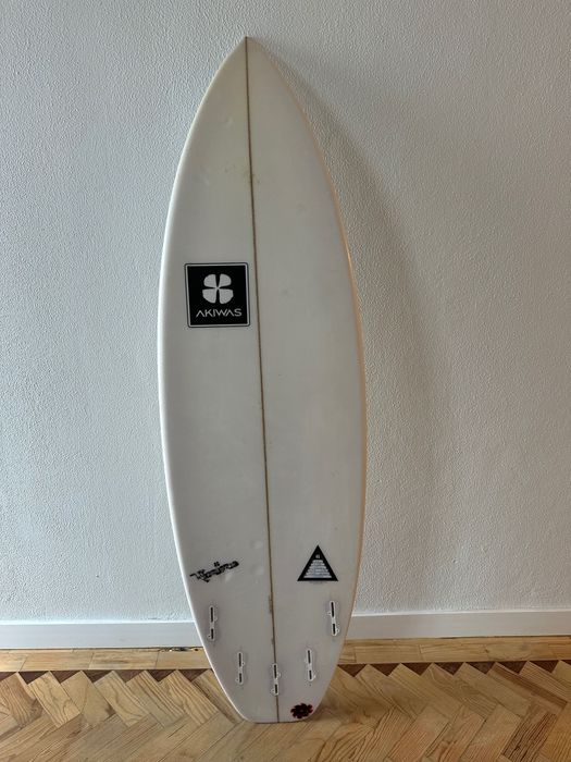 Surf board prancha de surf Akiwas Wave Grinder – 5’9”