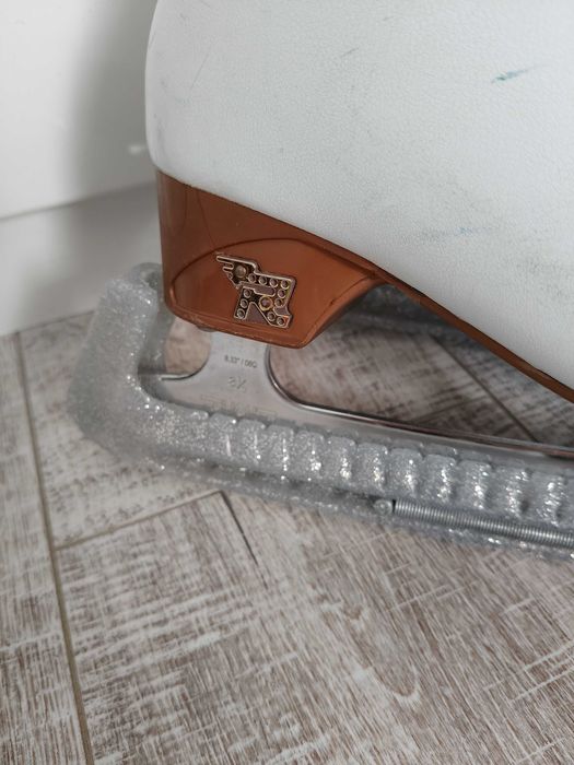 Łyżwy figurowe Risport Venus 220