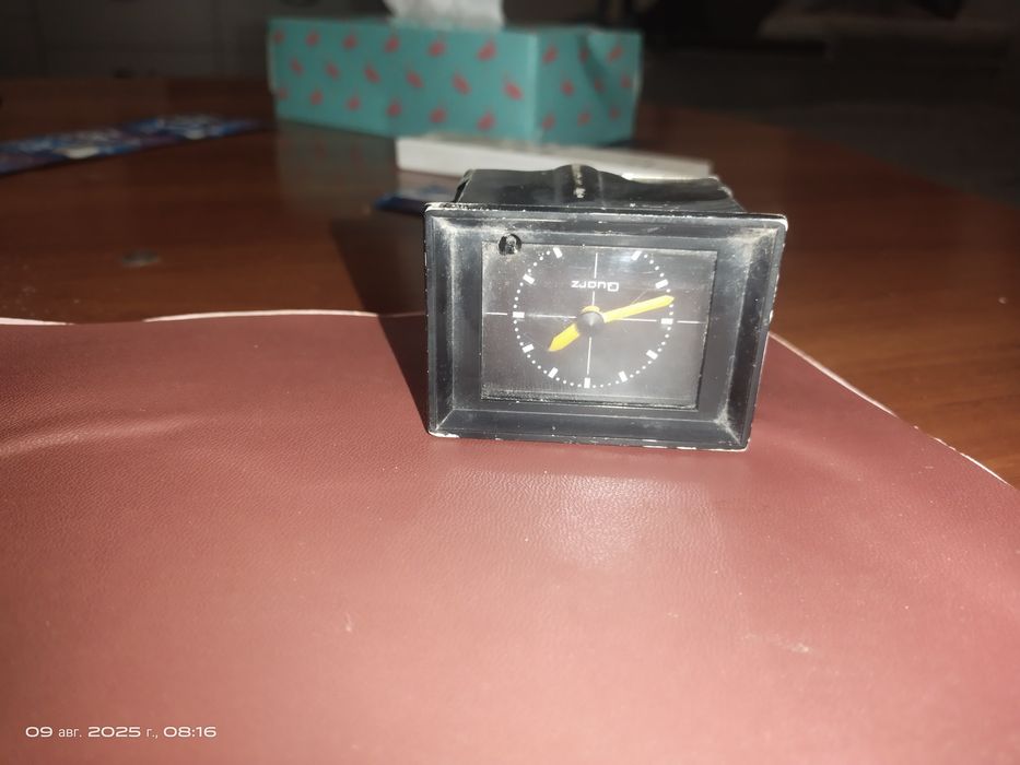 Продам часы для opel