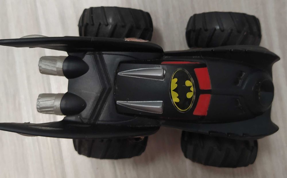 Batmobile MATTEL z 2003 roku