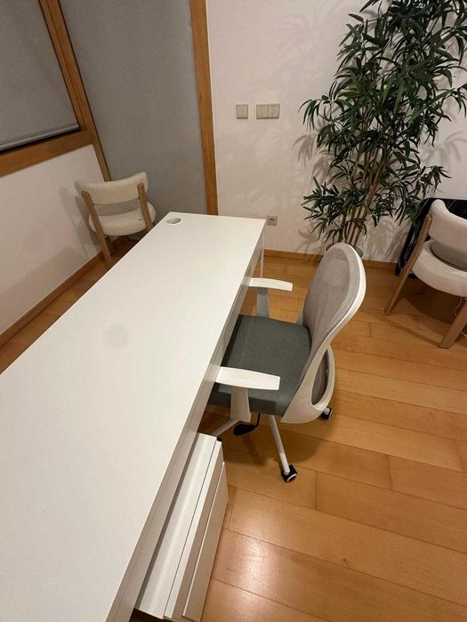 Secretaria, módulo e prateleira