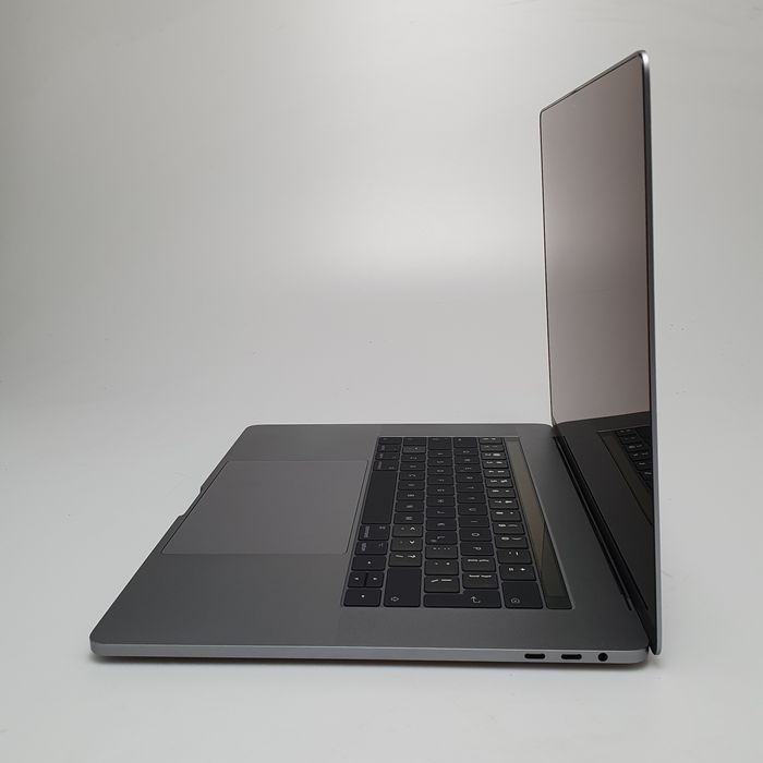 Laptop: Apple MacBook Pro A1707