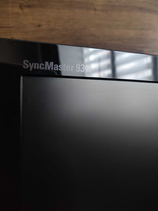 Монитор Samsung 931C, 19" , экран -квадрат, черного цвета.