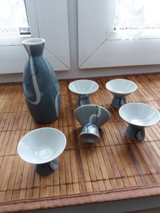 Likwidacja kolekcji - art deco wazon + porcelanowe pikasiaki