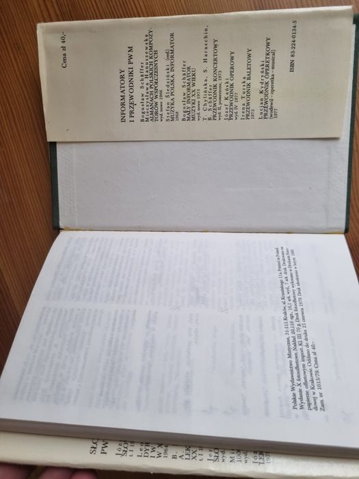 Książka słowniczek  muzyczny