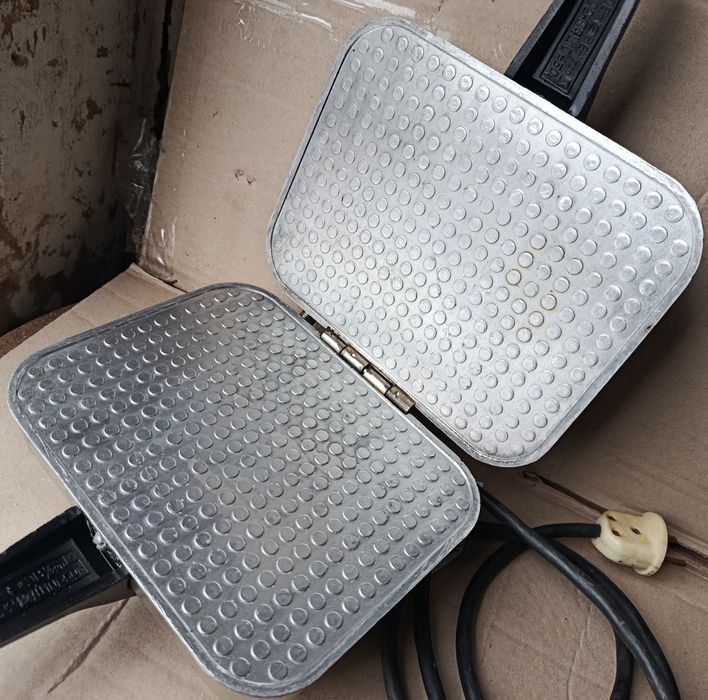 Электровафельница  СССР