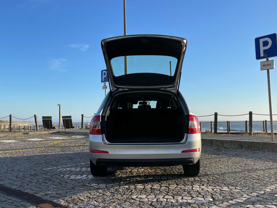 Škoda Octavia Break 1.6 TDI 105cv · 02/2014 · 230.000 km