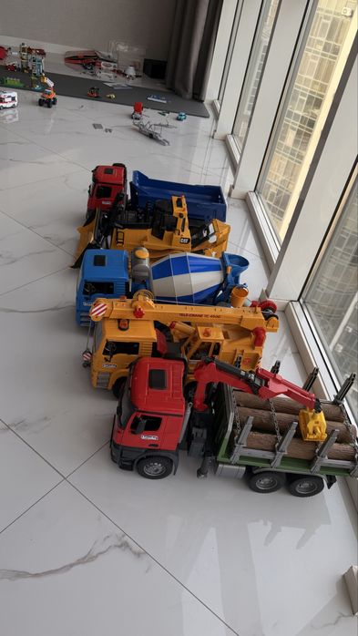 Машина  Bruder   Бетономешалка, Бульдозер, Самосвал.