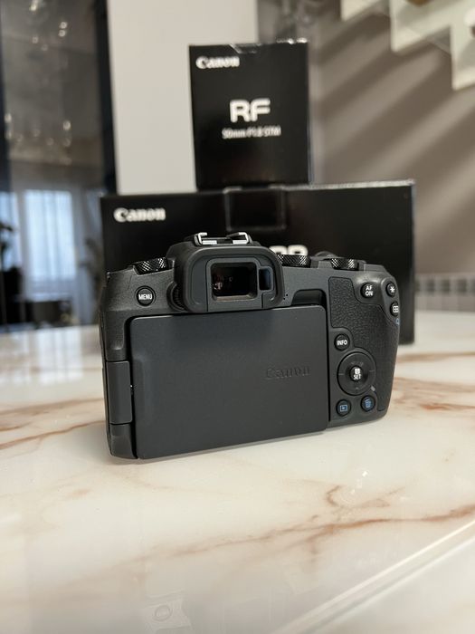 Фотоаппарат CANON EOS RP + RF 50mm f/1.8 STM