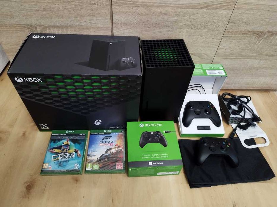 Microsoft Xbox Series X 1TB + 2 Pady + Akcesoria + 2 Gry Olsztyn