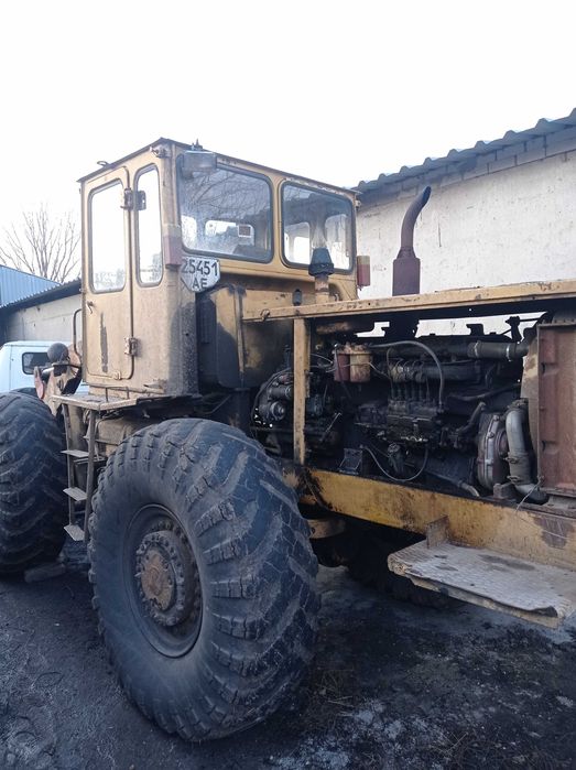 Продам фронтальний навантажувач то18. Стан робочий.