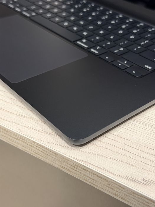 MacBook Air 15" M3 8/256gb Midnight