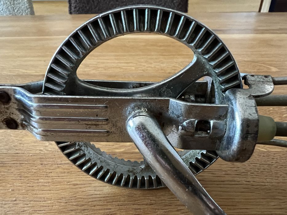 Ręczny mikser na korbkę retro Prestige