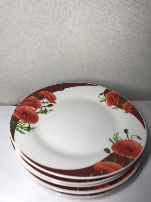 Набір тарілок з маками