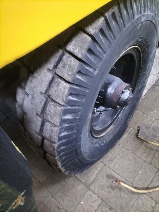 Львівський навантажувач дизельний двигун Д240(мтз80) вантажопідйо 5т