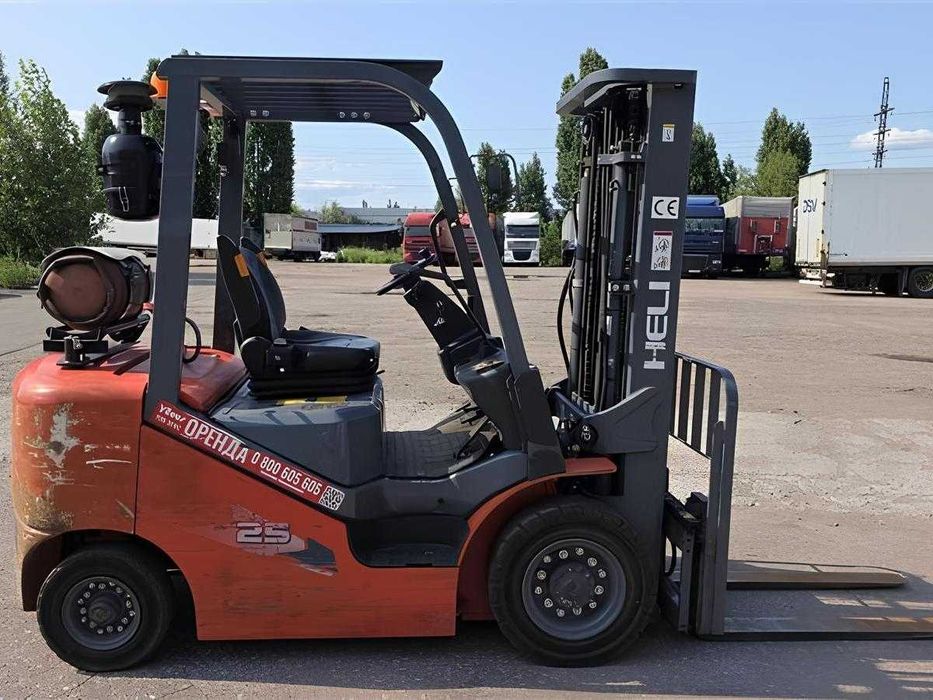 Навантажувач вилковий HELI CPQYD25RC1H газ, в/п 2,5т, мачта 4,7 м