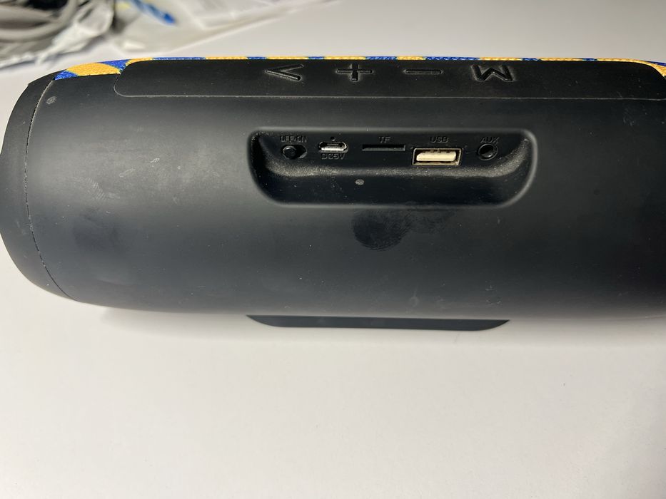 Бездротова колонка JBL charge 3