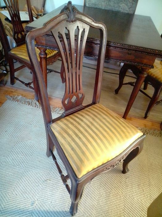 Cadeiras de estilo em madeira, de mesa jantar, origem anos 60