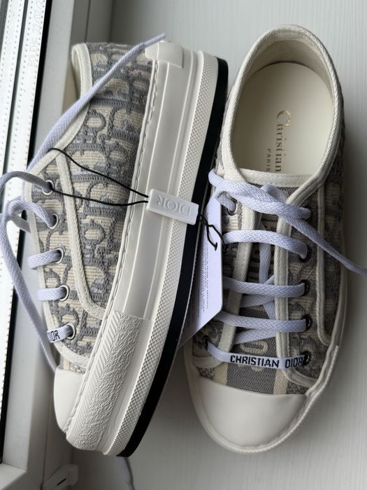 Dior walk n dior