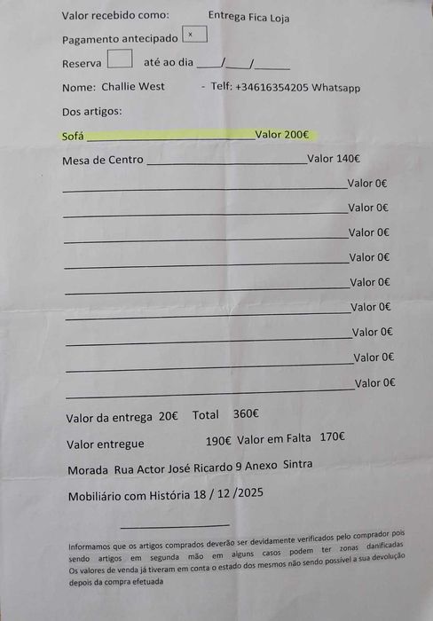 Sofá antigo com madeira esculpida à mão e tecido floral bege Sintra