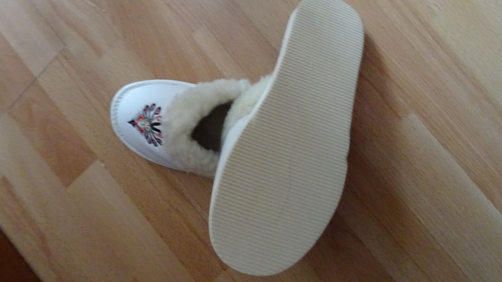 Pantofle domowe damskie

K