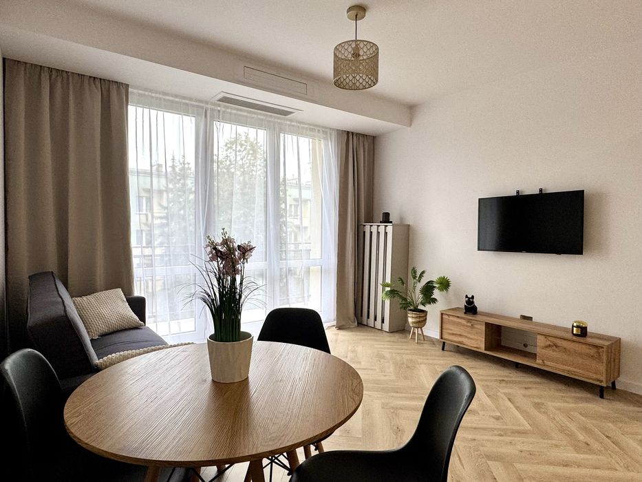 3 pokoje | 52 m² | Po kapitalnym remoncie | 2 balkony | Klimatyzacja | 2. piętro