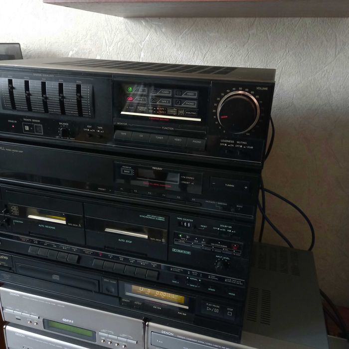 Комплект Sanyo підсилувач+тюнер+кас.дека+СД.