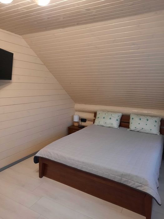 Затишний  будинок у центрі міста подобово посуточно