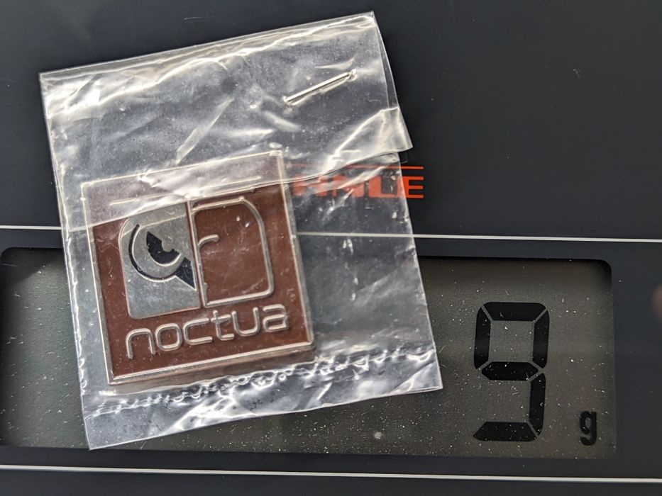 Noctua оригінальний металевий логотип / шильдик  / емблема