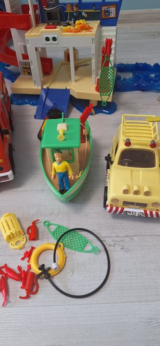 Strażak sam łódź i jeep