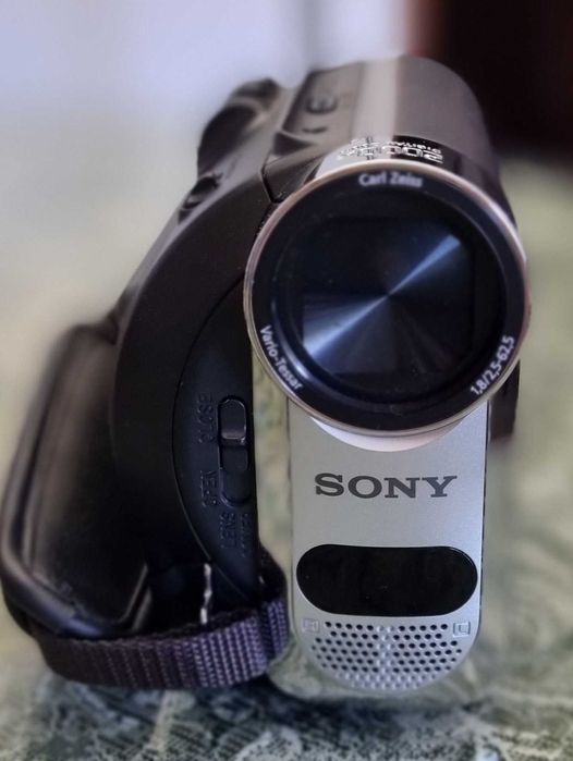 Vendo Handycam SONY com mala de transporte