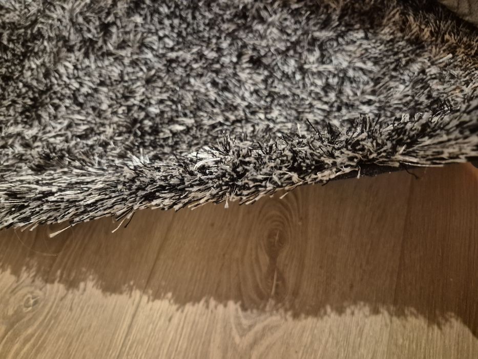 Carpete cinza de pêlo