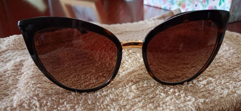 Okulary przeciwsłoneczne firmy Dolce & Gabbana