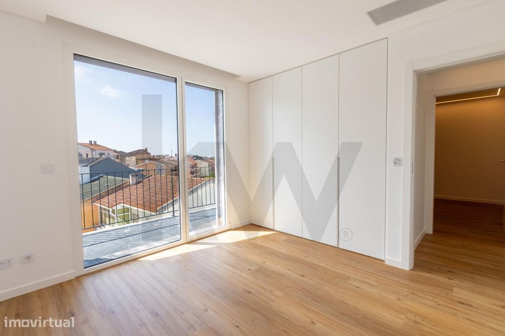 Moradia em condominio com jardim e piscina privados