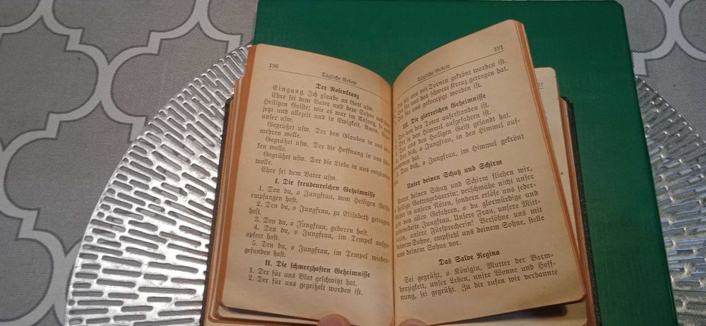 stary niemiecki modlitewnik z czasów wojny