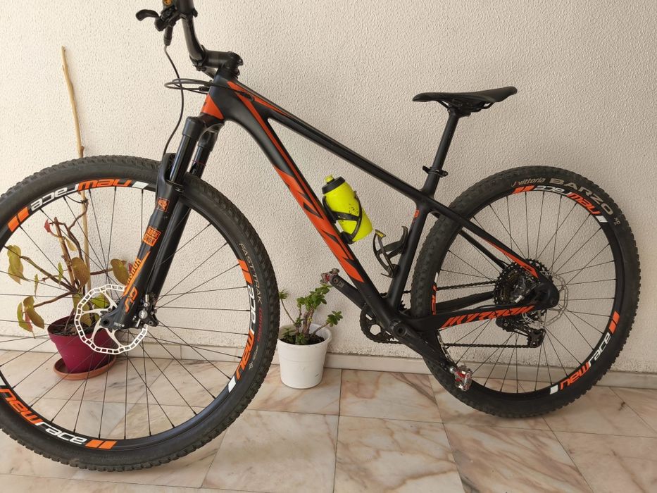 Bicicleta BTT Carbono 29er