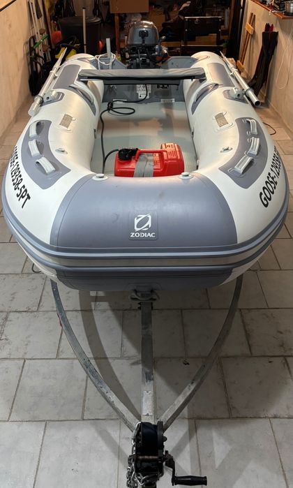 Zodiac Cadet Aero 310 com 8HP Yamaha + Reboque