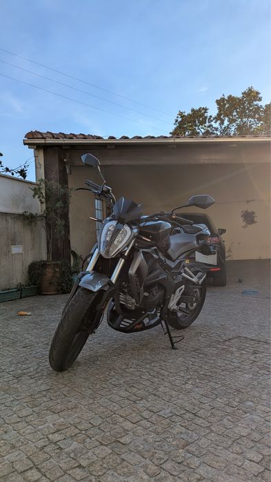 UM Xtreet 125 — 2024 | 9.000 km | Garantia até março de 2027