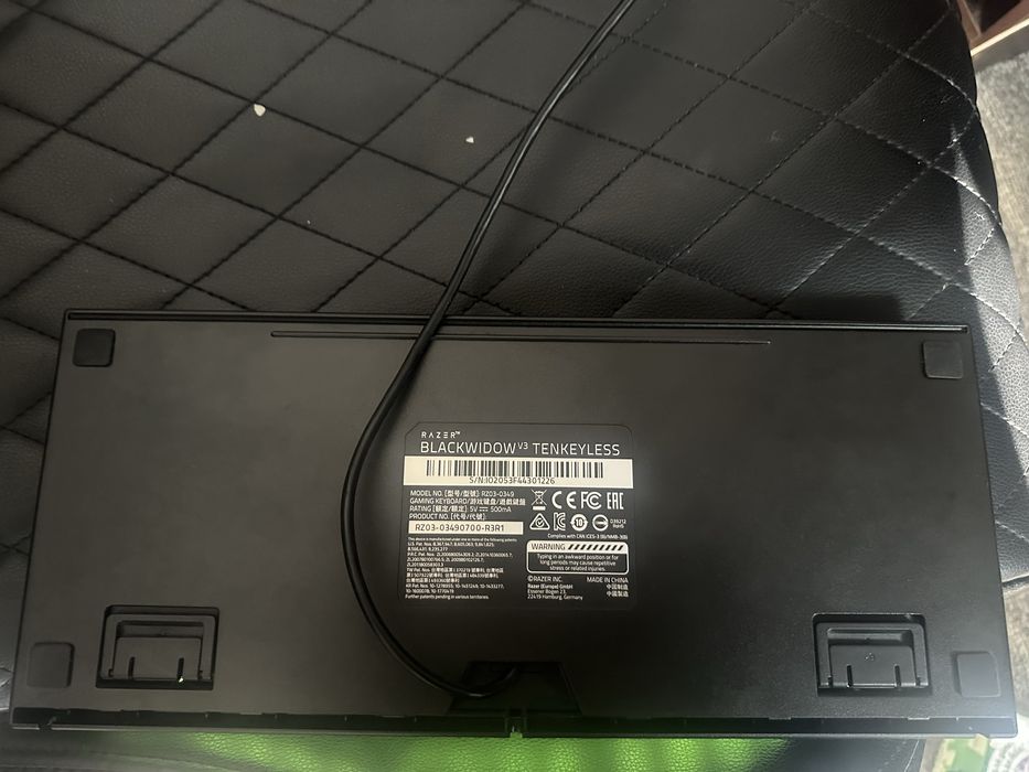Razer BlackWidow V3 - механічна клавіатура з RGB підсвіткою