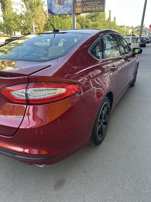 Автомобіль Форд Фьюжн