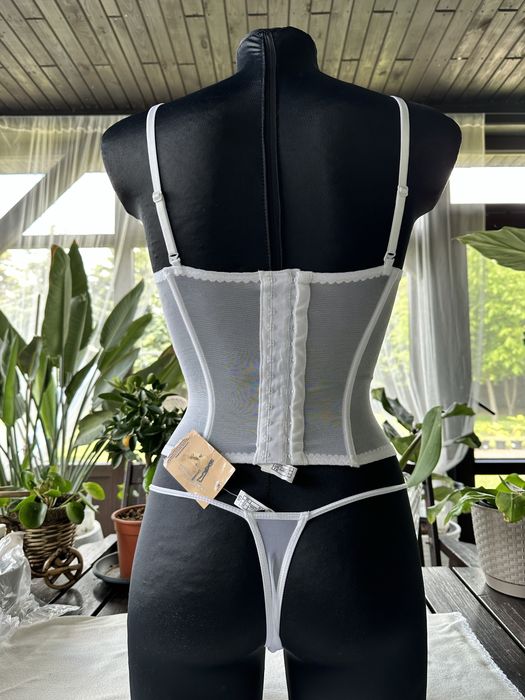 Komplet pół gorset r. 75C oraz stringi r. S