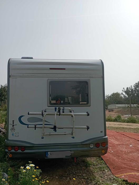 Autocaravana pronta a circular