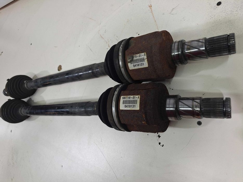 Привід Піввісь задня Tesla Model 3