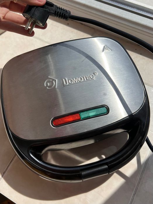Бутербродница вафельница 4 в 1 Domotec ms 7704 новое с коробкой