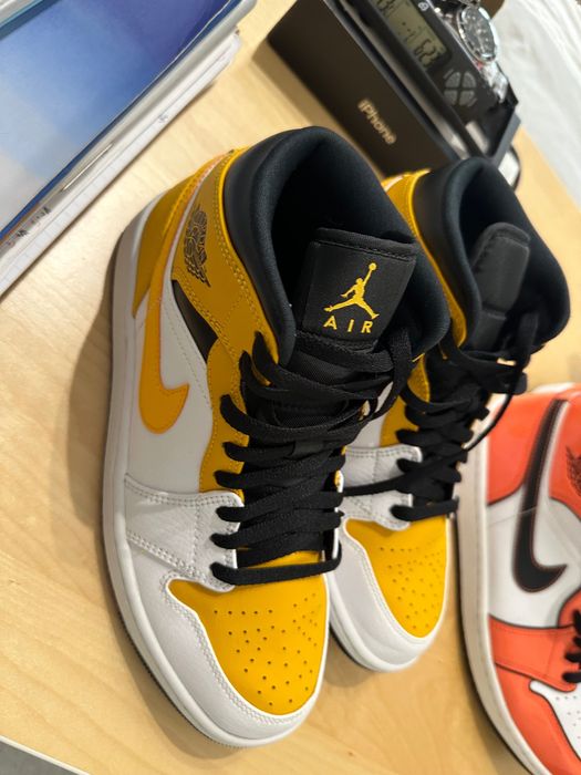 Air Jordan 1 "University Gold"