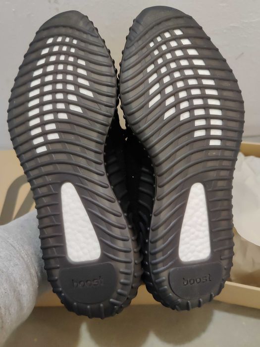 Adidas Yeezy 350 V2 Bred