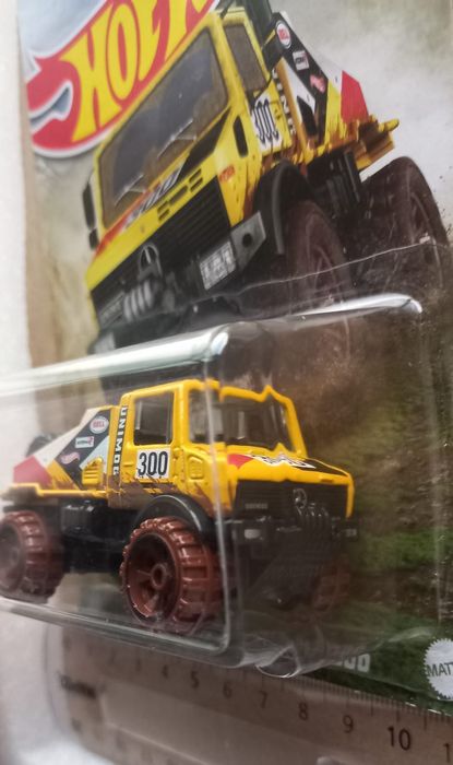 Mercedes-benz unimog 1300 hot wheels